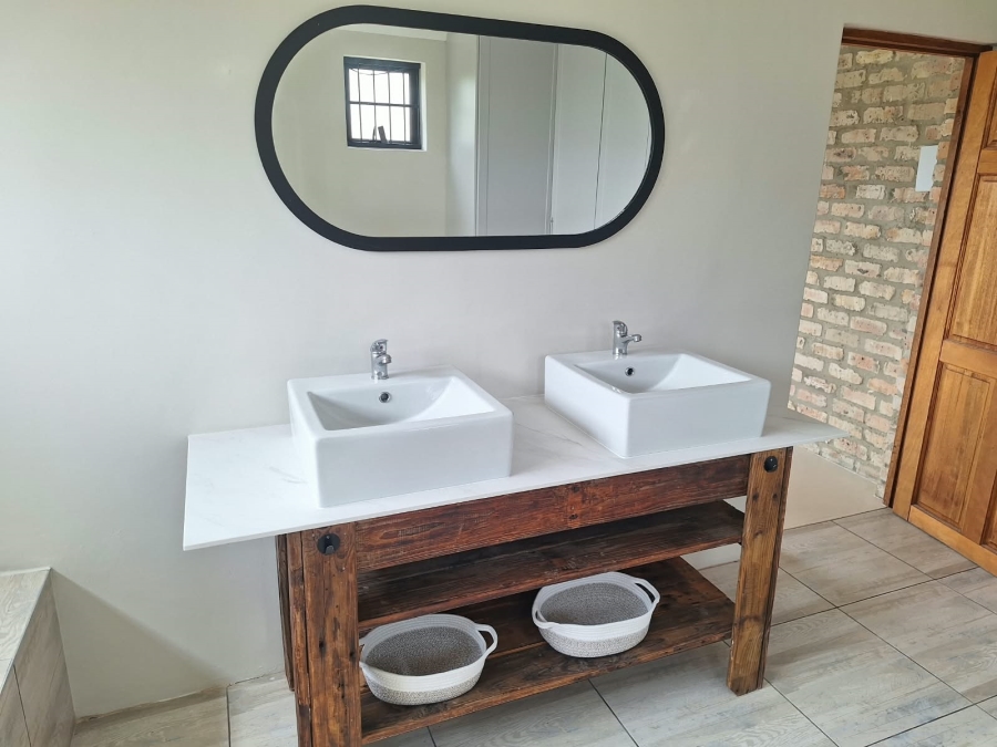 To Let 2 Bedroom Property for Rent in Pringle Bay Western Cape